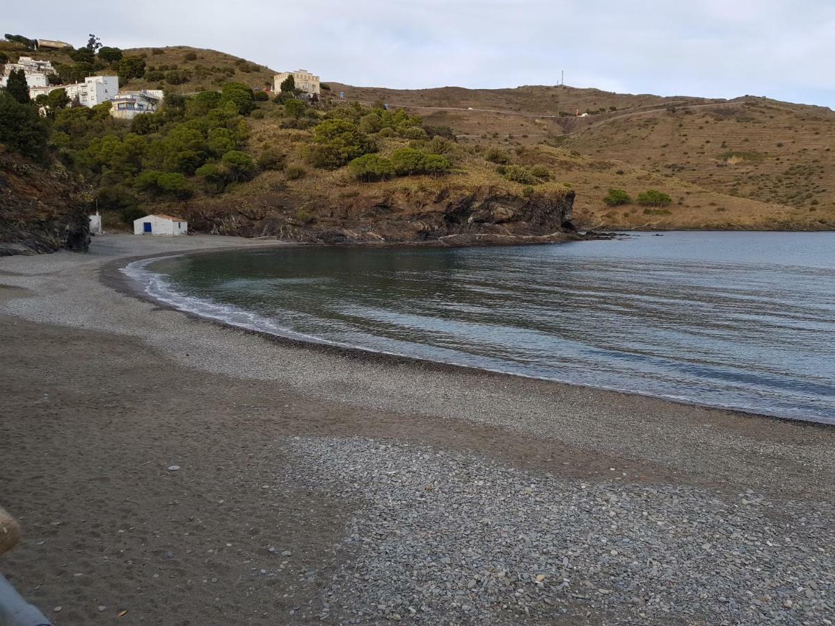 Apartamentos Nouvilas Portbou Dış mekan fotoğraf