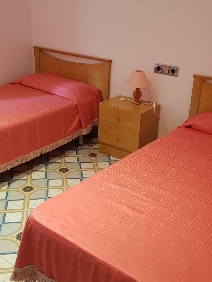 Apartamentos Nouvilas Portbou Dış mekan fotoğraf