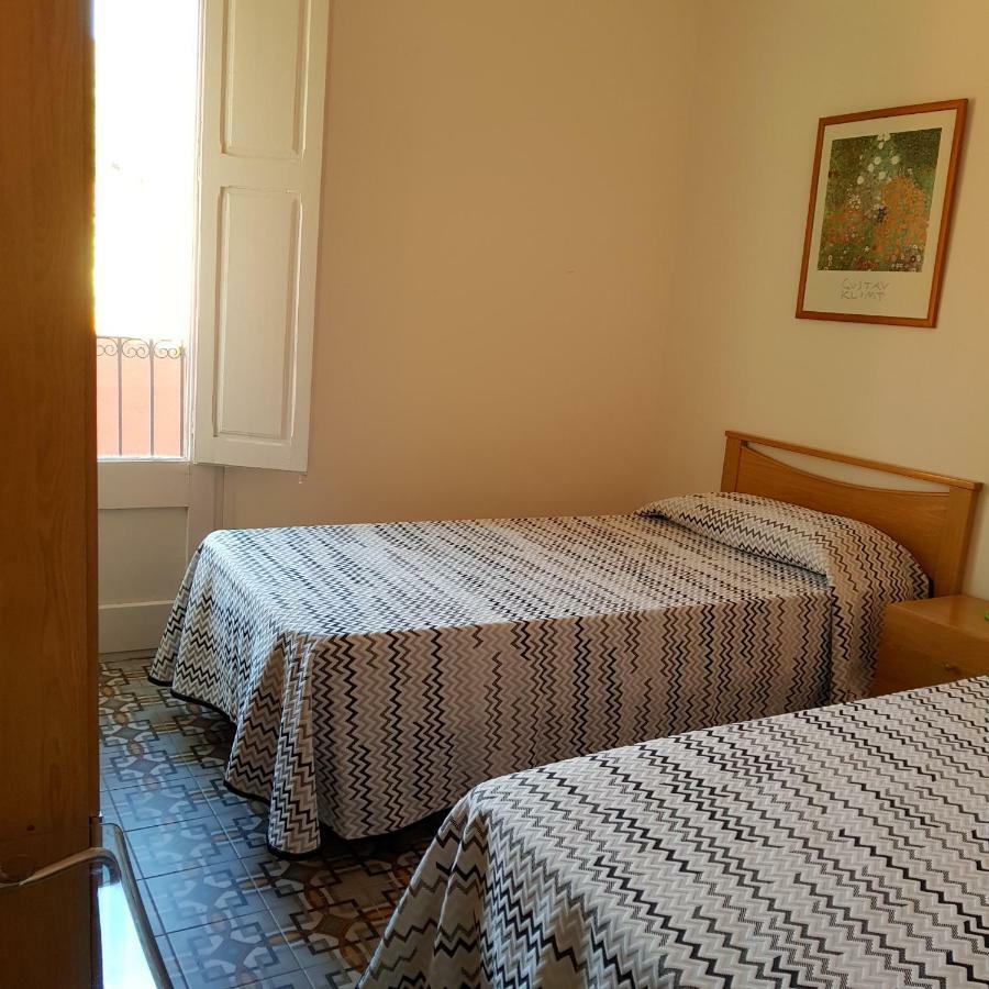 Apartamentos Nouvilas Portbou Dış mekan fotoğraf